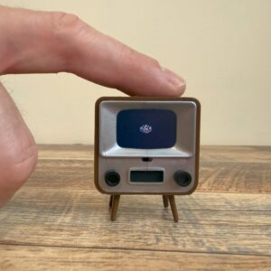 The TinyTV 2 powering off.