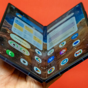 Samsung Galaxy Z Fold 7 bent