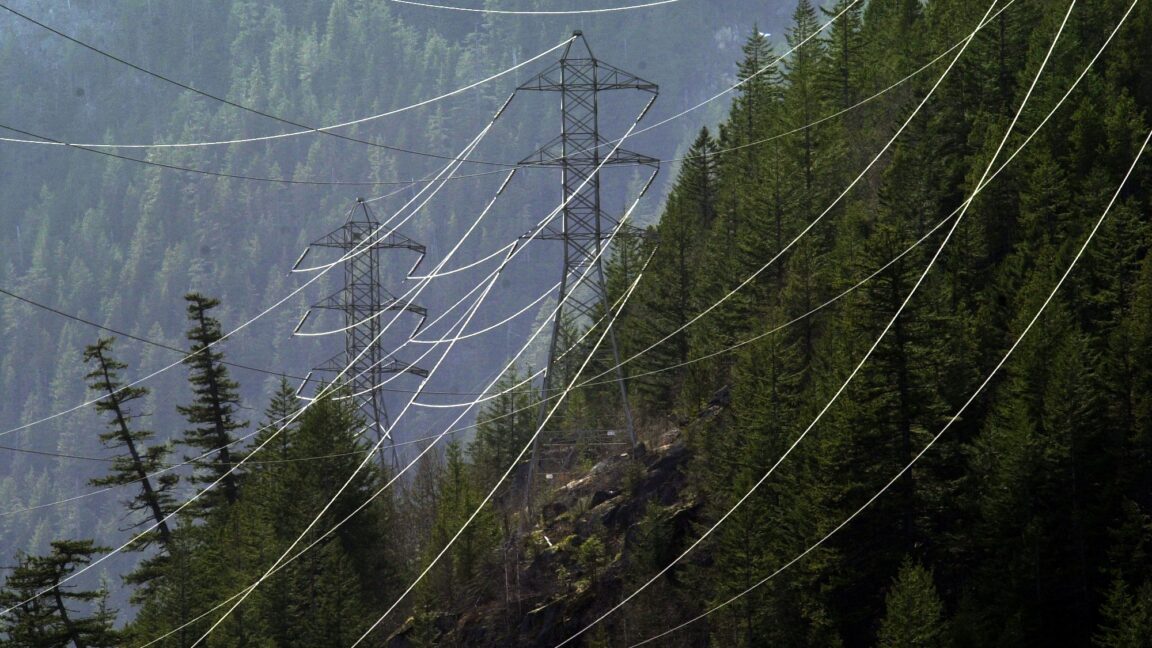 388423 16: Power lines carry electricity near Diablo Dam, April 15, 2001, near the North Cascades National Park, WA, but scant snow and rain is keeping the region's hydroelectric plants scrambling to produce enough energy for their own state's needs, leaving no extra electricity to bail California out of its energy crisis this summer. (Photo by David McNew/Newsmakers)